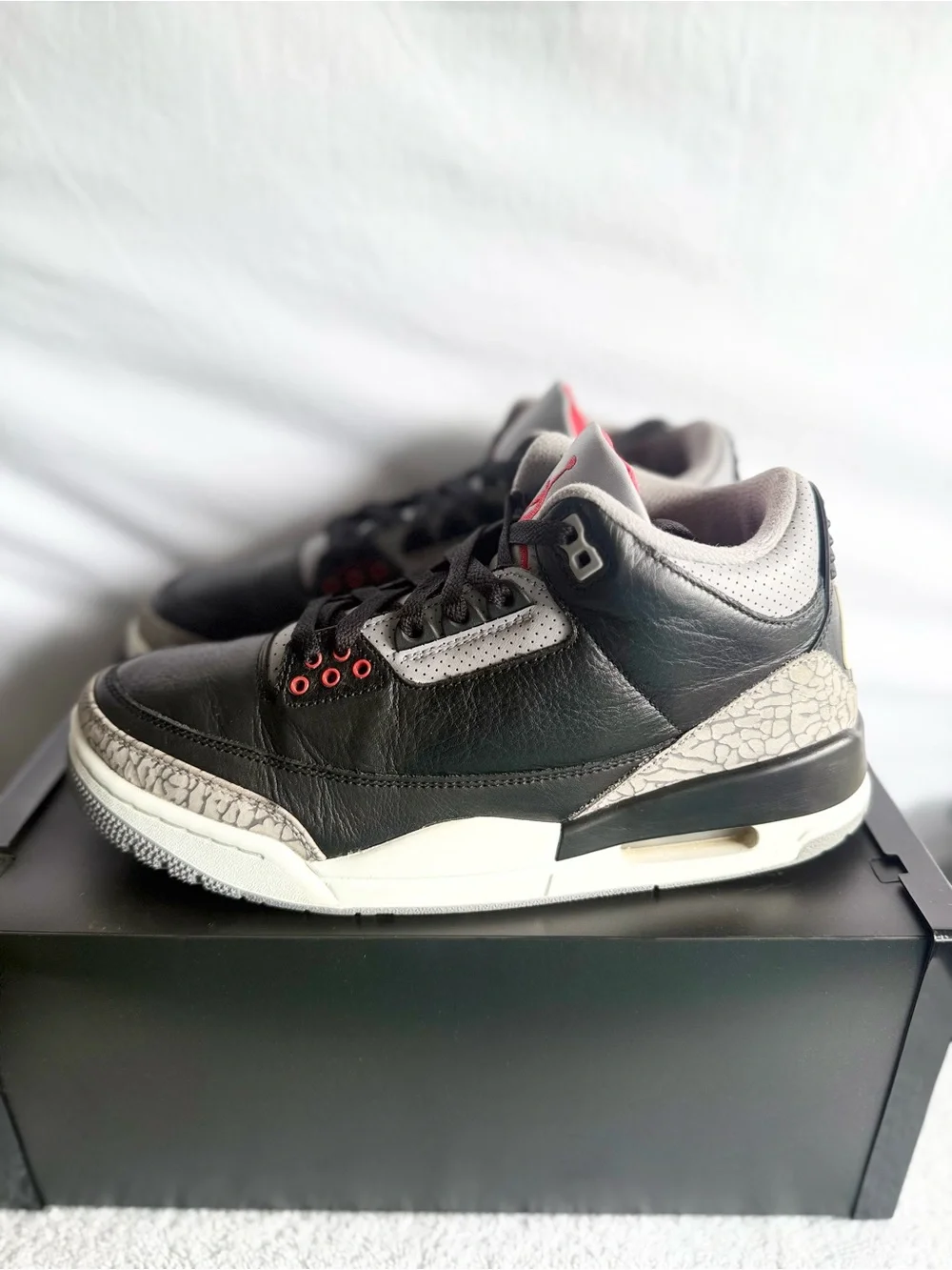 AUTHENTIC Jordan 3 Retro OG Black Cement size 8.5 DN3707-010 2024 PRE-OWNED